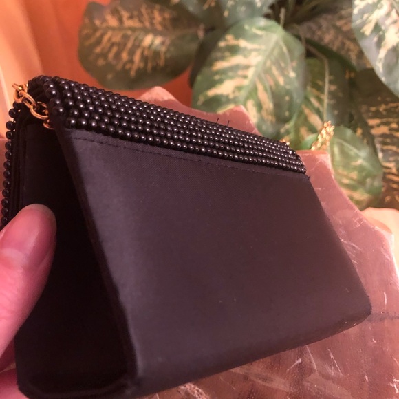 🌺2/$20🌺 Mini purse with long chain!! - Picture 7 of 8